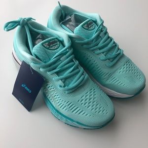 NWT - ASICS Gel-contend women’s running shoe